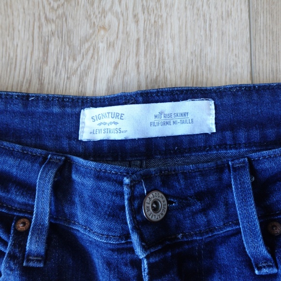 Levi’s Signature Mid Rise Skinny Jeans Women’s 10M (W30 L30) Dark Wash Stretch D - Picture 3 of 5